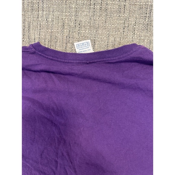 Stranger Things T Shirt‎ Hawkins Middle School A.V. Club Purple Size Xtra Large - Picture 14 of 14